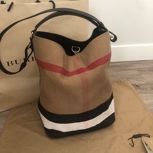 Burberry Hobo purse